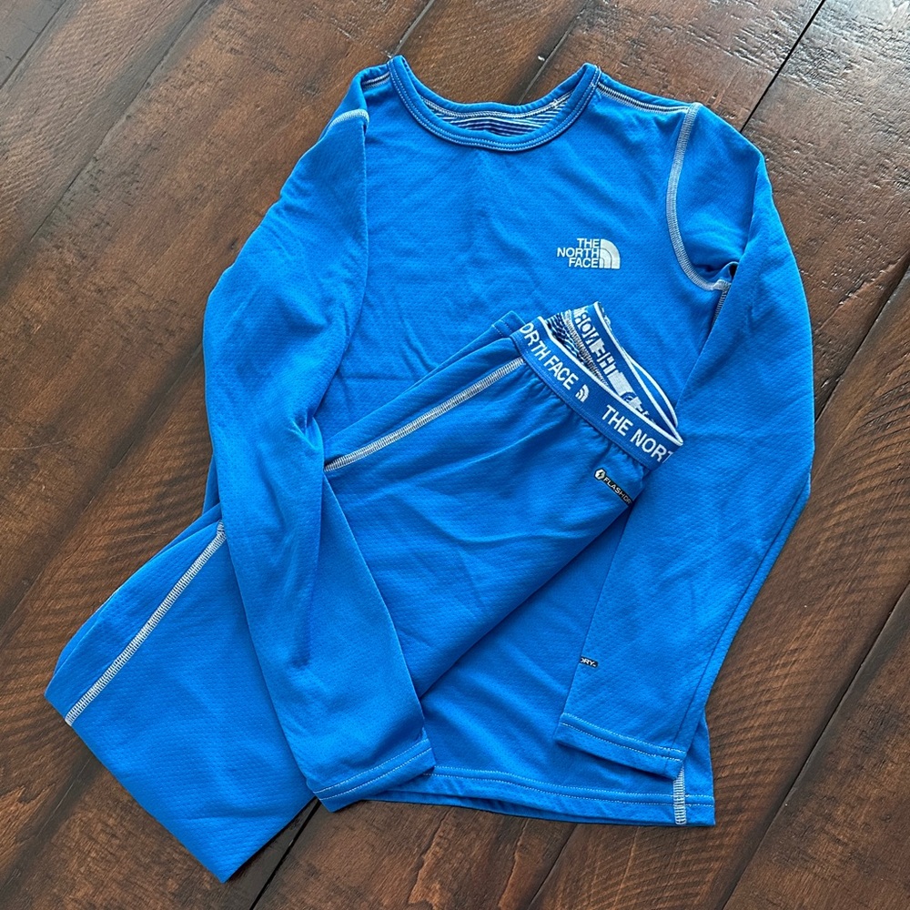 Youth M (10-12) The North Face Base Layer Set